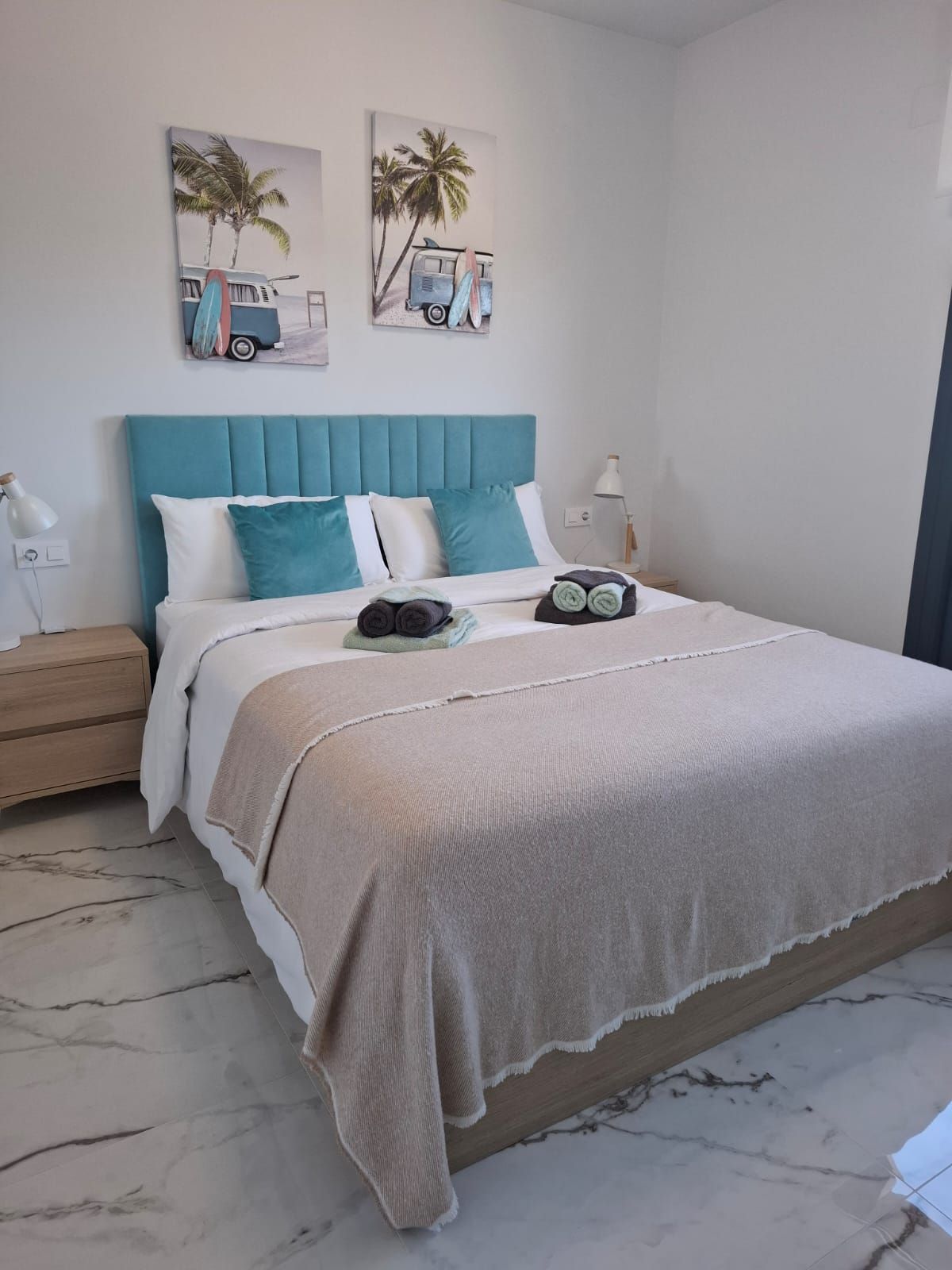 Slaapkamer met ensuite badkamer